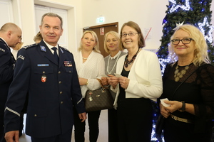 uczestnicy spotkania opłatkowego służb mundurowych na SALI