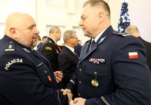 uczestnicy spotkania opłatkowego służb mundurowych na SALI