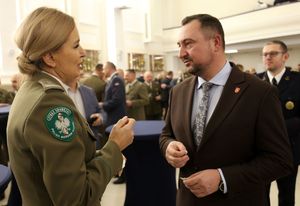 uczestnicy spotkania opłatkowego służb mundurowych na SALI