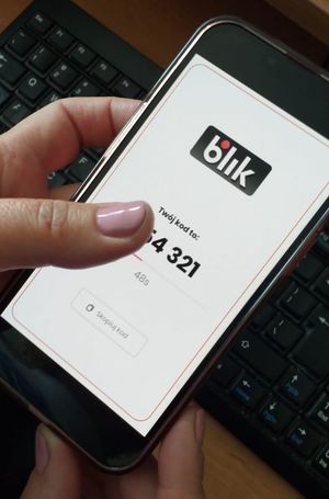 smartfon z aplikacją Blik