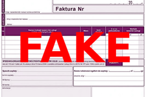 faktura i napis FAKE