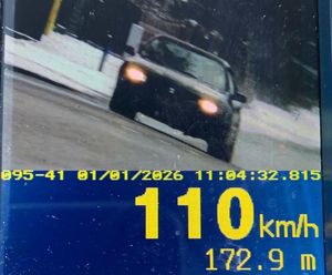 zdjęcie z ręcznego miernika prędkości