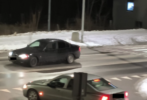 pojazdy na drodze, kadr z filmu