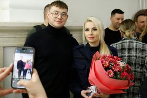 Policjantka z rodziną.