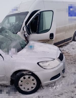 zderzenie Skody i pojazdu dostawczego