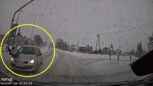 zdjęcie z wypadku na przejściu dla pieszych