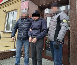 zatrzymany z policjantami