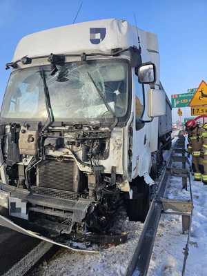 zbita szyba czołowa ciężarówki