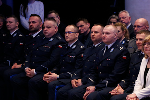 Komendanci i naczelnicy w mundurach galowych