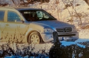 pojazd Mercedes, z którego oddano strzały do kaczek