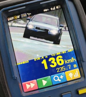 zdjęcie z policyjnego miernika prędkości