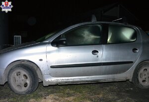 osobowy samochód marki Peugeot