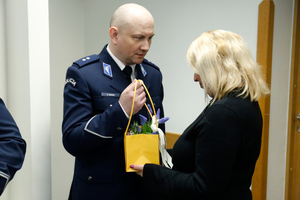 podkomisarz Krzysztof Smaga i podopieczna Fundacji Pomocy Wdowom i Sierotom Po Poległych Policjantach z województwa lubelskiego