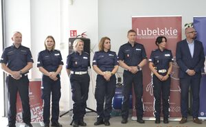 policjanci podczas Finału Wojewódzkiego Turnieju Motoryzacyjnego dla szkół ponadpodstawowych