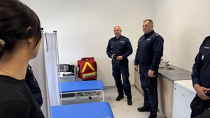Zastępca Komendanta Głównego Policji nadinsp. dr Rafał Kochańczyk, Komendant Wojewódzki Policji w Lublinie insp. Tomasz Gil w pomieszczeniu służbowym Oddziału Prewencji Policji  w Lublinie