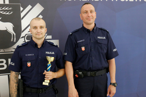 sierż. szt. Mateusz Gol i sierż. Paweł Polikarczuk