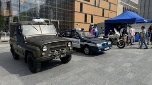 Stare pojazdy z Izby Pamięci Komendy Wojewódzkiej Policji w Lublinie.