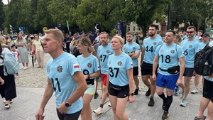 Uczestnicy biegu z okazji stulecia sportu policji.