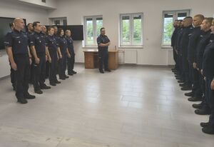policjanci podczas rozpoczęcia szkolenia