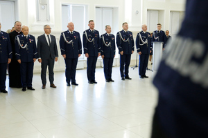 Zastępca Komendanta Głównego obok kadry kierowniczej lubelskiej policji oraz Wicewojewoda Lubelski Pan Andrzej Maj