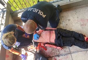 policjanci podczas szkolenia z fantomem