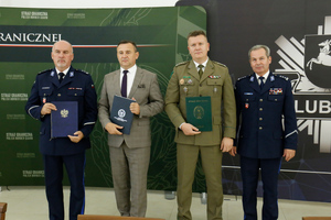 Zastępca Komendanta Nadbużańskiego Oddziału Straży Granicznej, Dyrektor Szkoły, Komendant Komendy Powiatowej Policji mł. insp. Szymon Mroczek