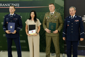 Zastępca Komendanta Nadbużańskiego Oddziału Straży Granicznej płk SG Jan Szynal, Dyrektor Szkoły oraz Komendant Powiatowy Policji insp. Mariusz Gajewski,  I Zastępca Komendanta Wojewódzkiego Policji w Lublinie inspektor Andrzej Mioduna.